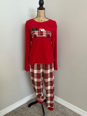 Eddie Bauer Red Plaid Holiday Pajama Set